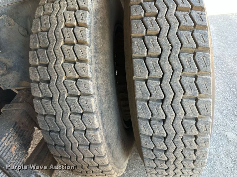 image for item DR5175 1975 Ford  fuel truck