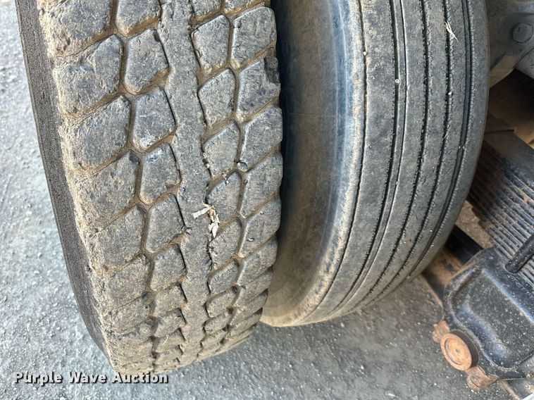 image for item DR5175 1975 Ford  fuel truck