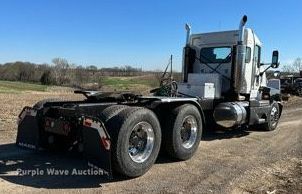 image for item DR5176 2003 Kenworth T600  semi truck