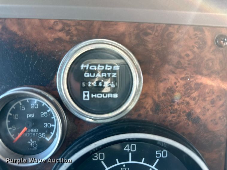 image for item DR5176 2003 Kenworth T600  semi truck