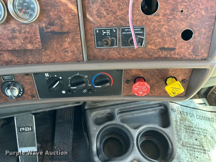 image for item DR5176 2003 Kenworth T600  semi truck