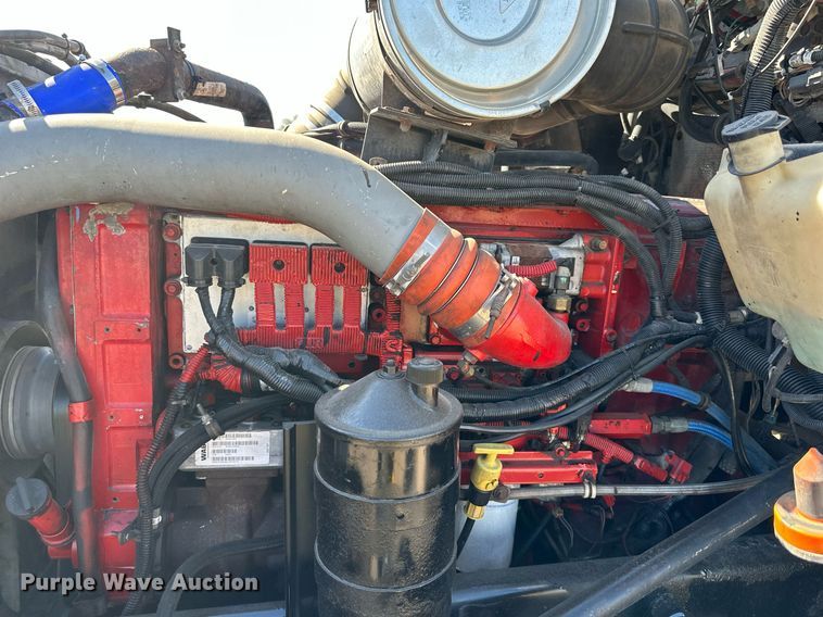 image for item DR5176 2003 Kenworth T600  semi truck