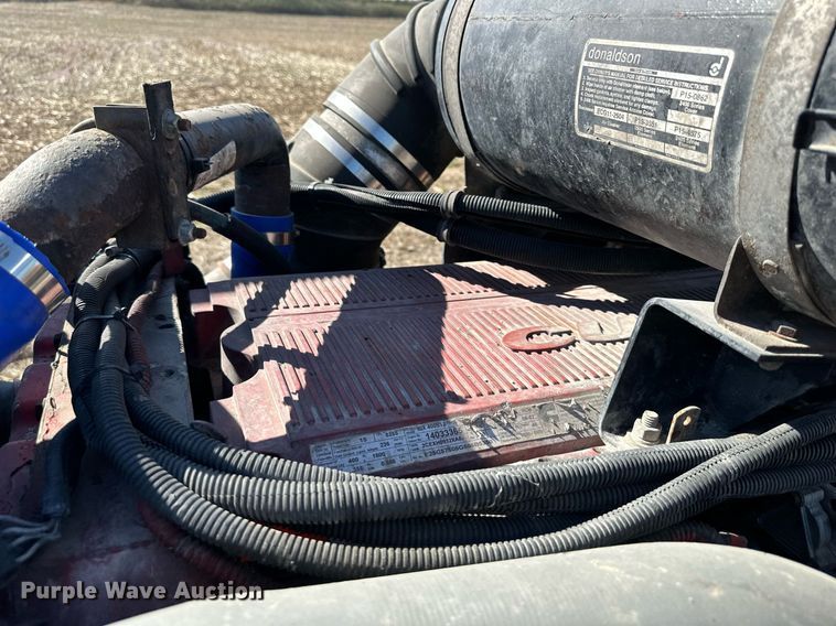 image for item DR5176 2003 Kenworth T600  semi truck