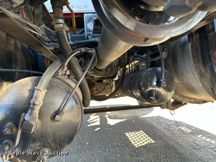 image for item DR5176 2003 Kenworth T600  semi truck