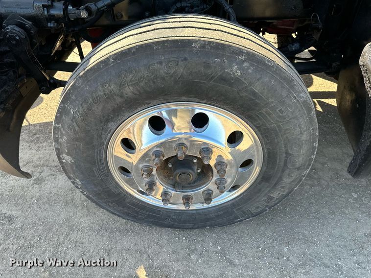 image for item DR5176 2003 Kenworth T600  semi truck