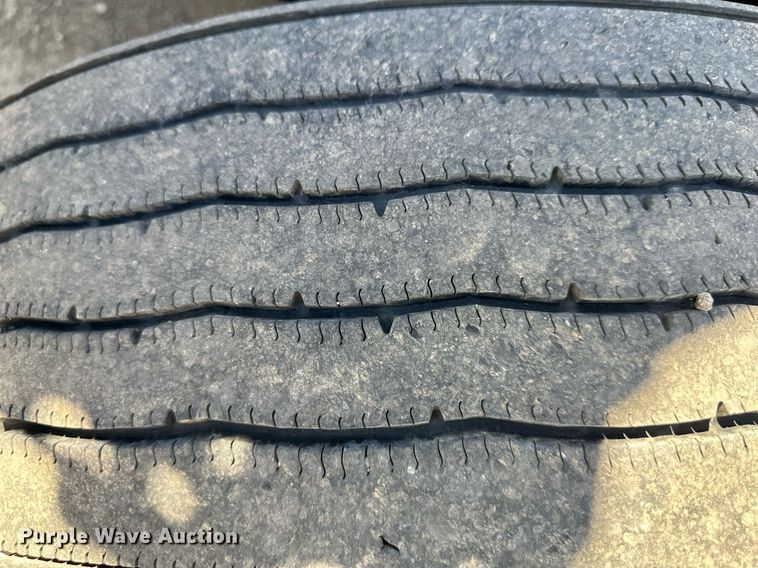 image for item DR5176 2003 Kenworth T600  semi truck