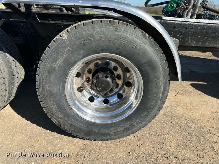 image for item DR5176 2003 Kenworth T600  semi truck