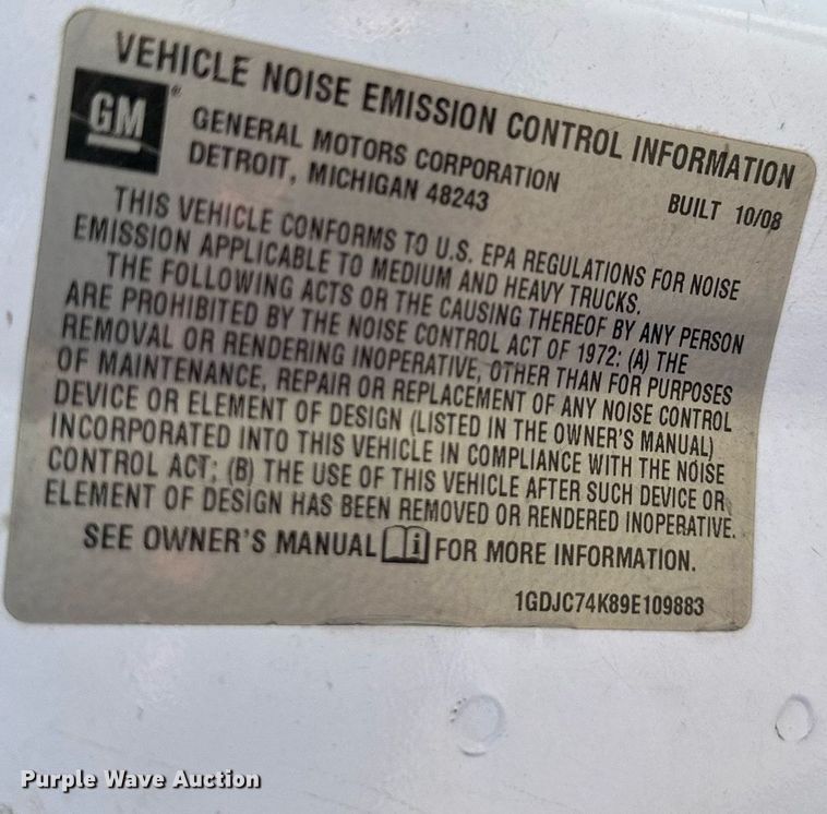 image for item DS2043 2009 GMC Sierra 3500HD  flatbed pickup truck