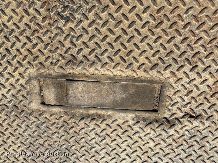 image for item DS2044 2007 GMC Sierra 3500HD  flatbed pickup truck