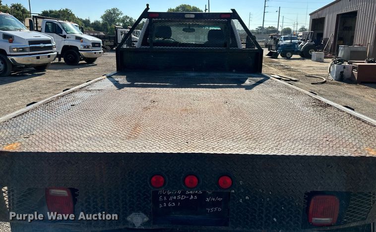 image for item DS2045 2008 GMC Sierra 3500HD  flatbed pickup truck