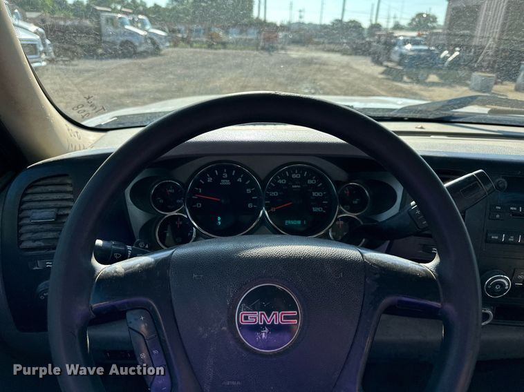 image for item DS2045 2008 GMC Sierra 3500HD  flatbed pickup truck