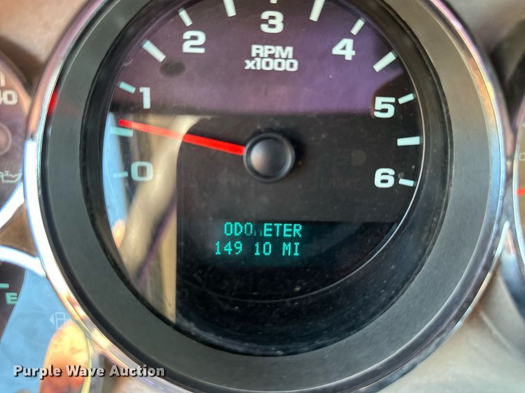 image for item DS2045 2008 GMC Sierra 3500HD  flatbed pickup truck