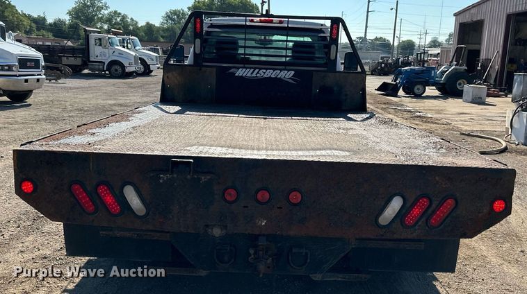 image for item DS2047 2009 GMC Sierra 3500  flatbed pickup truck
