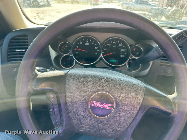 image for item DS2047 2009 GMC Sierra 3500  flatbed pickup truck