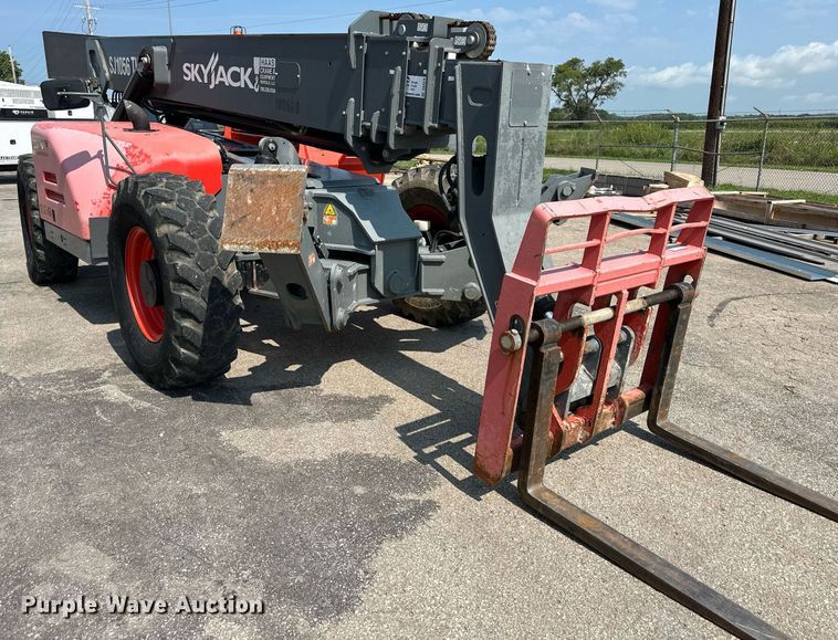 image for item DS2070 2018 Skyjack SJ1056 TH  telehandler