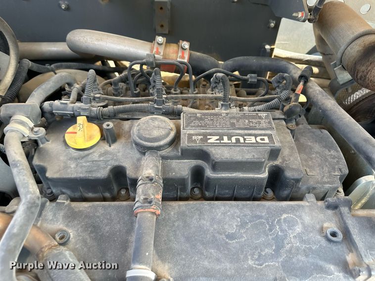 image for item DS2070 2018 Skyjack SJ1056 TH  telehandler