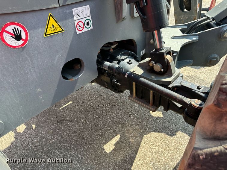 image for item DS2070 2018 Skyjack SJ1056 TH  telehandler