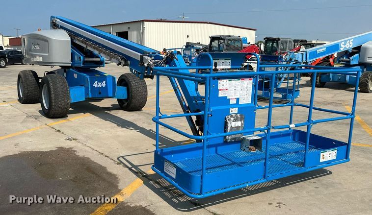 image for item DS2071 2014 Genie S-65  boom lift