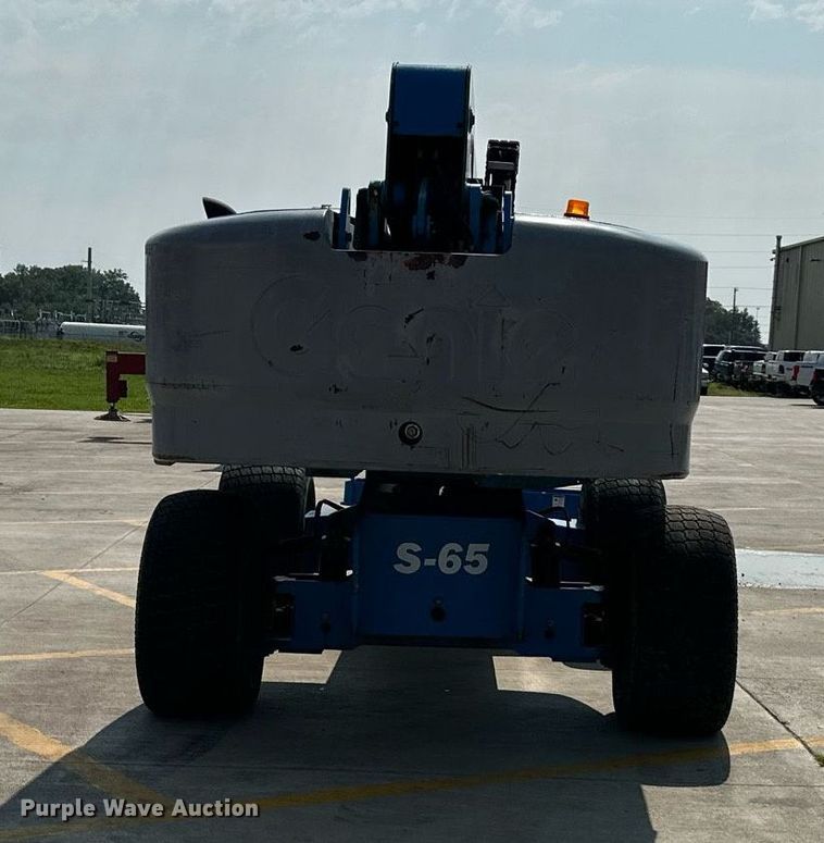 image for item DS2071 2014 Genie S-65  boom lift