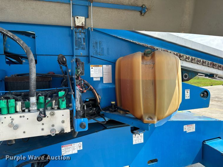 image for item DS2071 2014 Genie S-65  boom lift