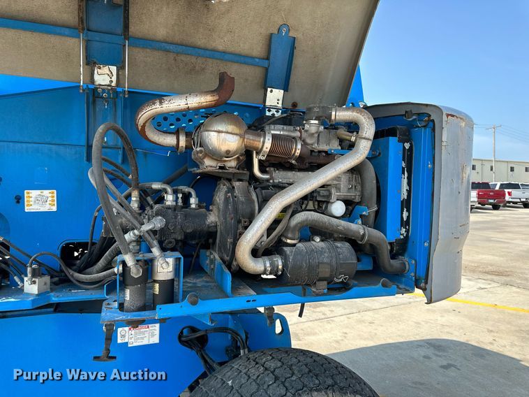 image for item DS2071 2014 Genie S-65  boom lift