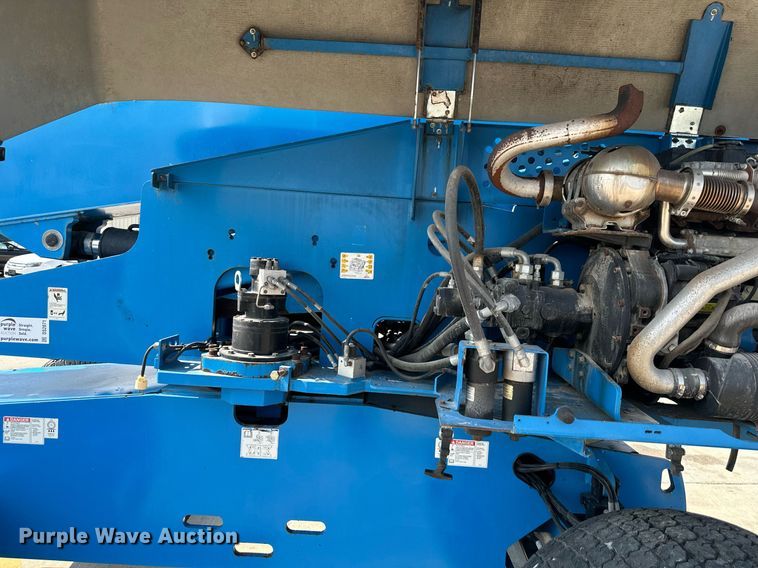 image for item DS2071 2014 Genie S-65  boom lift