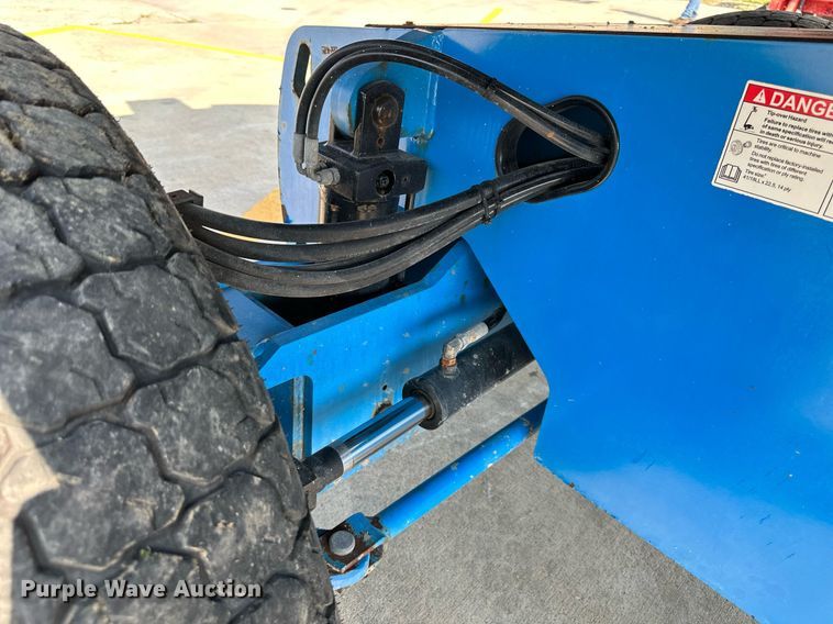 image for item DS2071 2014 Genie S-65  boom lift