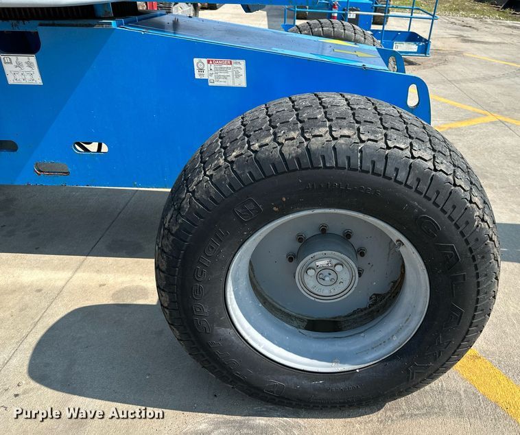 image for item DS2071 2014 Genie S-65  boom lift