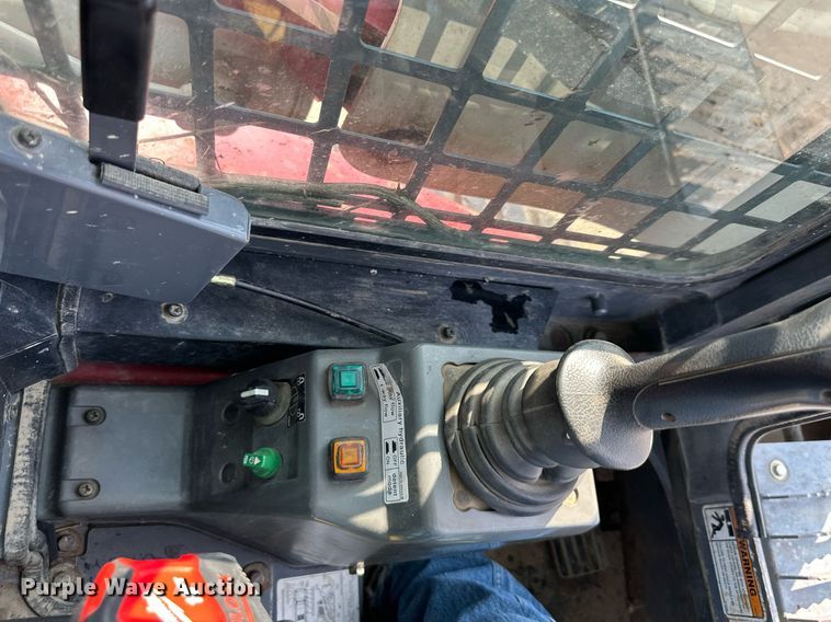 image for item DS2074 2007 Takeuchi TL140  tracked skid steer loader