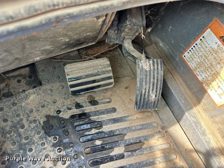 image for item DS2075 2015 Takeuchi TL12  tracked skid steer loader