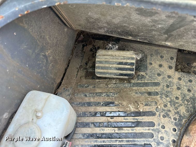 image for item DS2075 2015 Takeuchi TL12  tracked skid steer loader