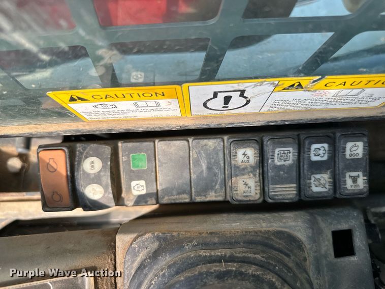 image for item DS2075 2015 Takeuchi TL12  tracked skid steer loader