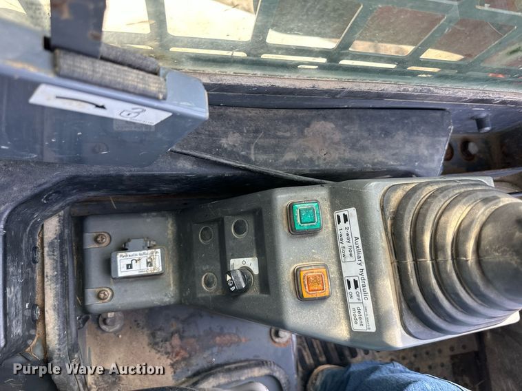 image for item DS2075 2015 Takeuchi TL12  tracked skid steer loader