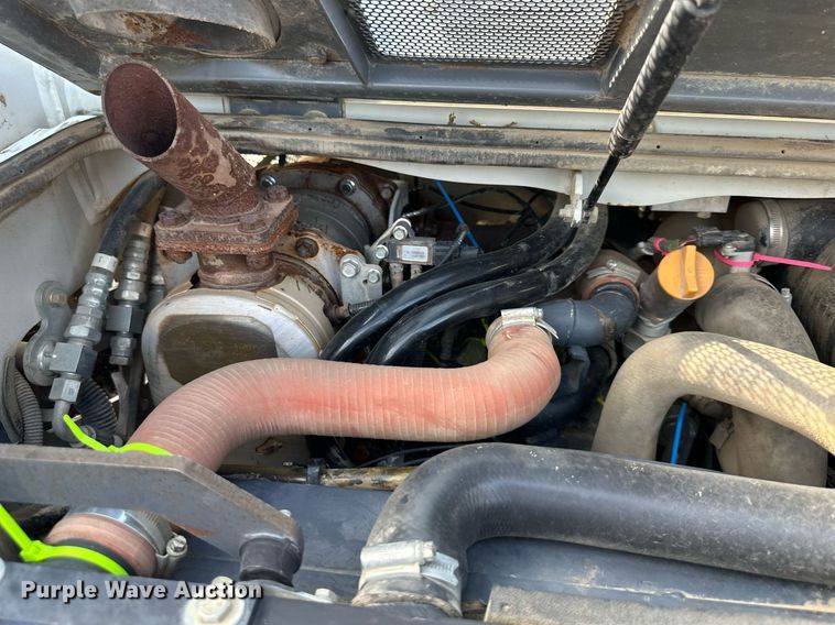 image for item DS2075 2015 Takeuchi TL12  tracked skid steer loader