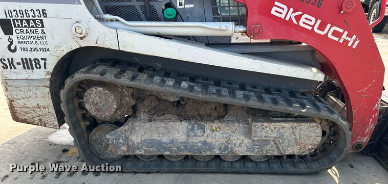 image for item DS2075 2015 Takeuchi TL12  tracked skid steer loader