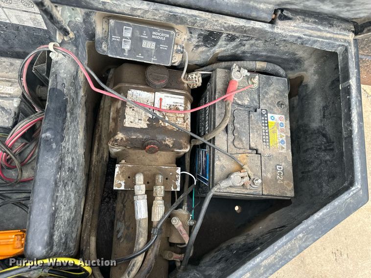 image for item DS2098 2015 Towmaster T-12HD  dump trailer