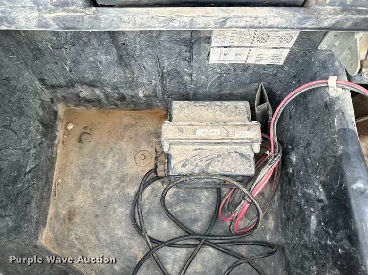 image for item DS2098 2015 Towmaster T-12HD  dump trailer