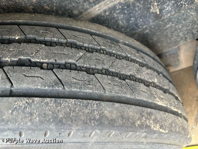 image for item DS2098 2015 Towmaster T-12HD  dump trailer