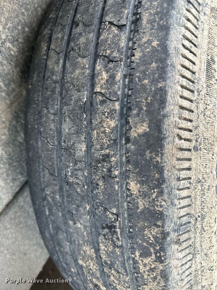 image for item DS2099 2016 Towmaster T-12HD  dump trailer