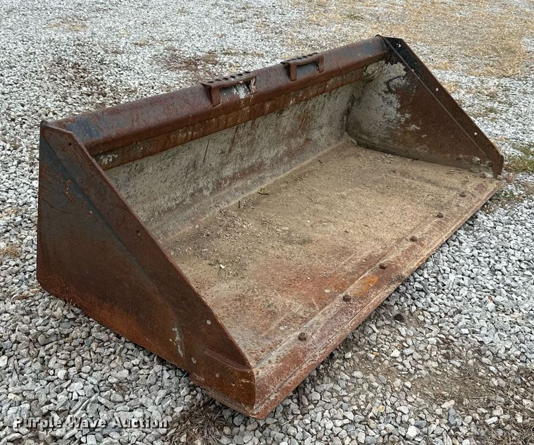 image for item DS2118 Bobcat  73" W skid steer bucket