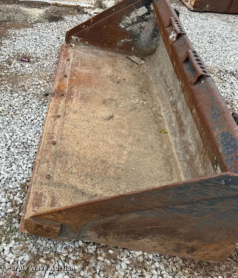 image for item DS2118 Bobcat  73" W skid steer bucket