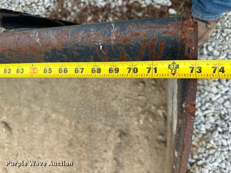 image for item DS2118 Bobcat  73" W skid steer bucket