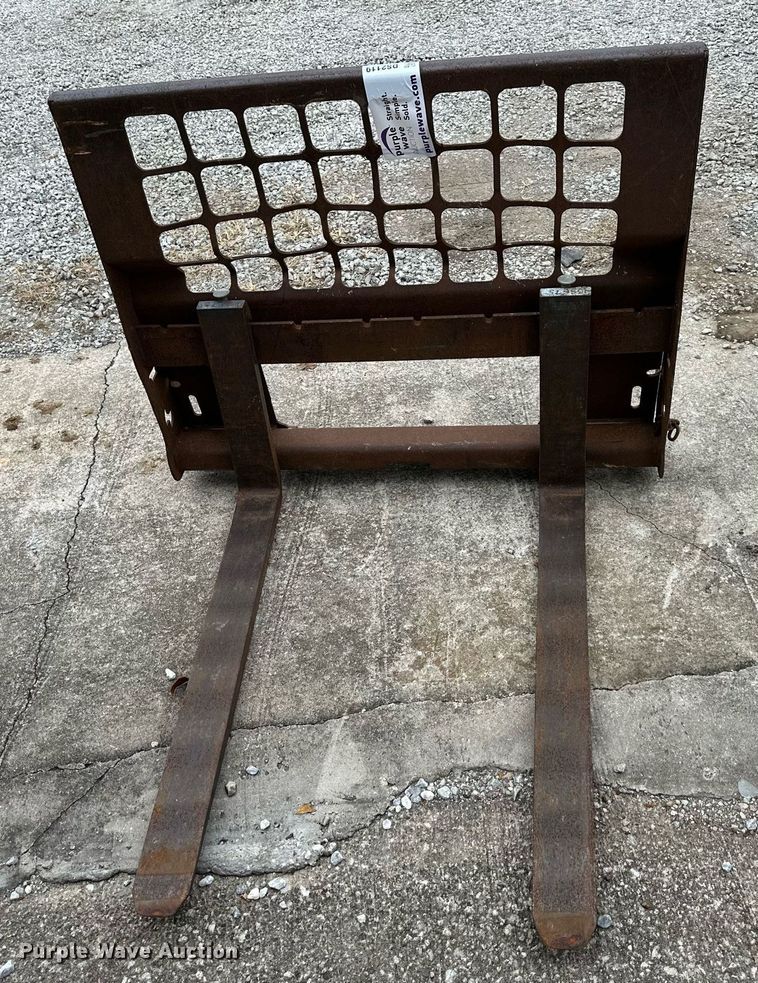 image for item DS2119 42" L pallet forks