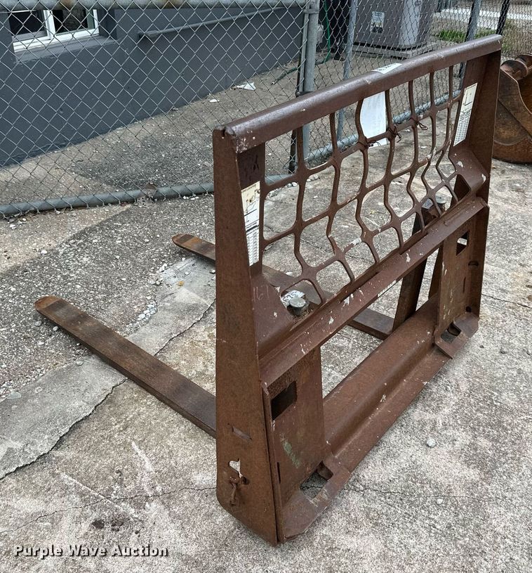 image for item DS2119 42" L pallet forks