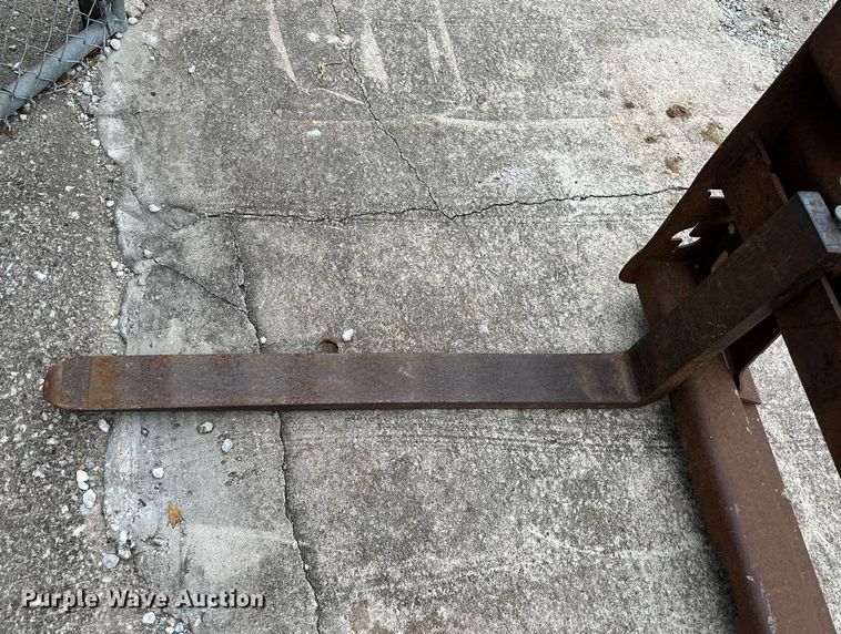 image for item DS2119 42" L pallet forks