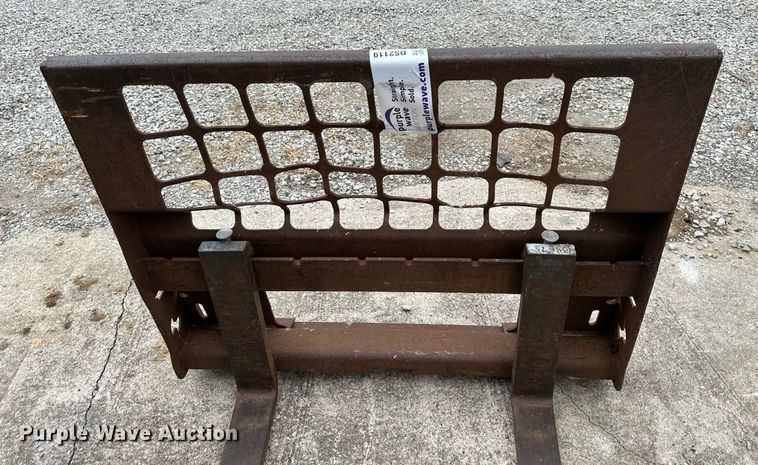 image for item DS2119 42" L pallet forks