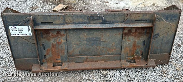 image for item DS2120 Bobcat  68" W skid steer bucket