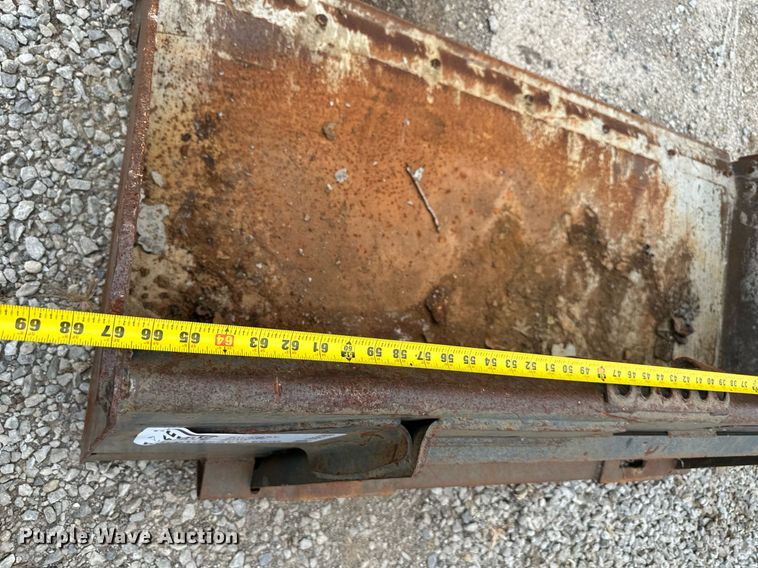 image for item DS2120 Bobcat  68" W skid steer bucket