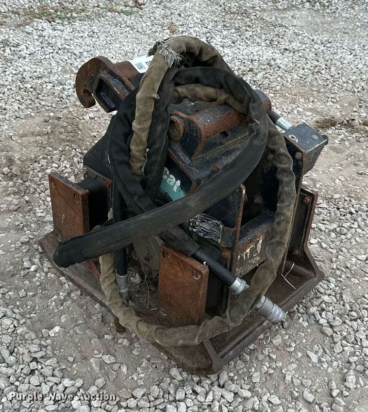 image for item DS2121 Bobcat  excavator plate compactor