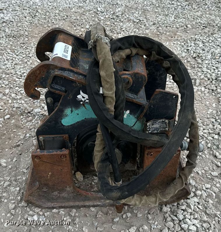 image for item DS2121 Bobcat  excavator plate compactor